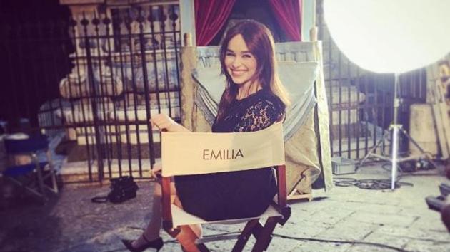 Emilia clarke dolce outlet and gabbana singing