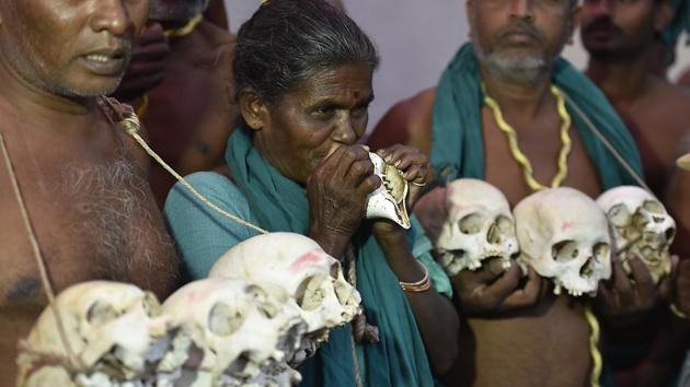 The protesters say around 400 farmers have killed themselves over the past six months and claim that the skulls, apparently dug out of family graves, are of some of the farmers who committed suicide. (Raj K Raj/HT PHOTO) The protesters say around 400 farmers have killed themselves over the past six months and claim that the skulls, apparently dug out of family graves, are of some of the farmers who committed suicide. (Raj K Raj/HT PHOTO)