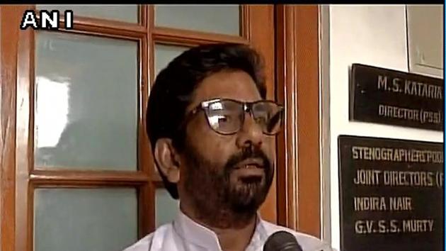 Shiv Sena Ravindra Gaikwad is unapologetic about hitting the Air India official.(ANI Twitter)