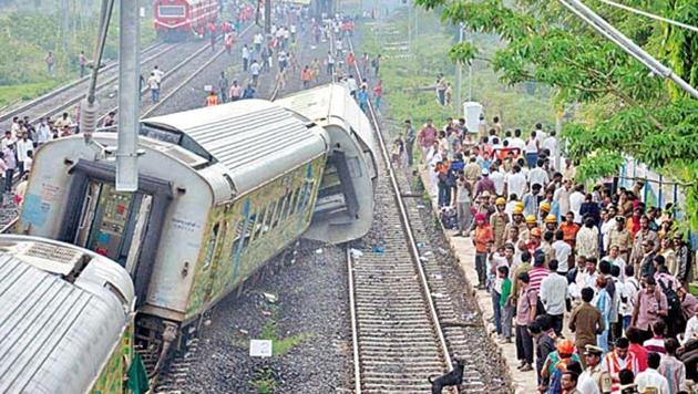 Passengers on Jaipur-Mumbai Duronto Express had a narrow escape when its engine got separated from the train near Vedchhi railway station in Navsari district of Gujarat.(PTI Representative Photo)