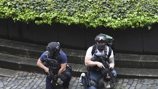 Armed police outside the the Houses of Parliament, London, Wednesday, March 22, 2017. (Stefan Rousseau / AP)