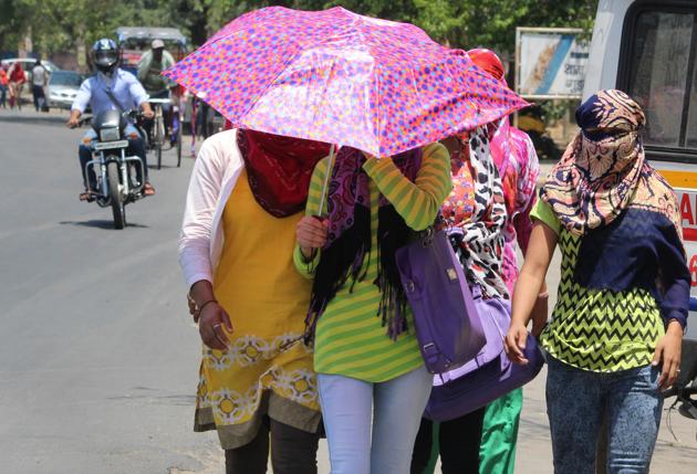 Doctors have advised people to stay indoors as there is already a spike in dehydration cases.(HT File)