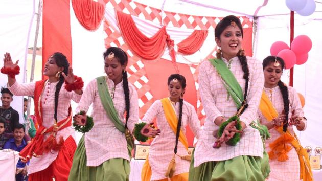 A dance performance by students during inter college cultural fest at Saint Soldier College, in Jalandhar. (Sikander Singh Chopra/Hindustan Times )