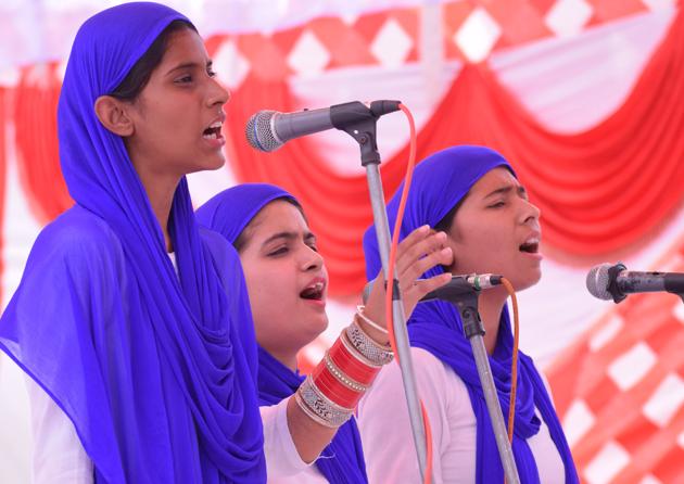 A singing performance by girl students during the inter college cultural fest at Saint Soldier College, in Jalandhar. (Sikander Singh Chopra/Hindustan Times )