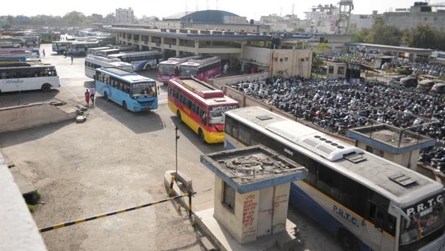 Shaheed­-e­-Azam Bhagat Singh Interstate Bus Terminal in Jalandhar.(Pardeep Pandit/HT Photo)