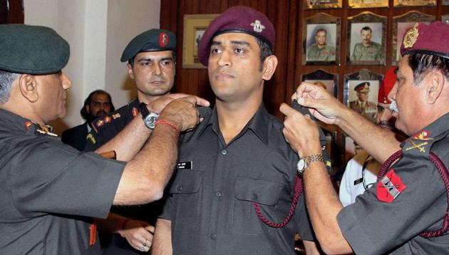 Mahendra Singh Dhoni is an honorary Lieutenant Colonel in the territorial army.(HT Photo)