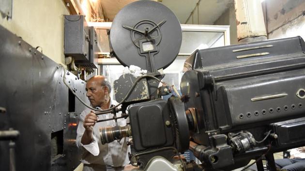 The number of visitors to single screen cinemas has been dwindling ever since Delhi’s first multiplex, now called PVR Priya, opened in Saket in 1997. (Saumya Khandelwal/HT PHOTO) The number of visitors to single screen cinemas has been dwindling ever since Delhi’s first multiplex, now called PVR Priya, opened in Saket in 1997. (Saumya Khandelwal/HT PHOTO)