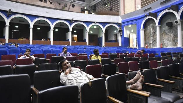 The subsequent mushrooming of multiplexes and malls in every corner forced the smaller single-screen theatres to shut down. (Saumya Khandelwal/HT PHOTO) The subsequent mushrooming of multiplexes and malls in every corner forced the smaller single-screen theatres to shut down. (Saumya Khandelwal/HT PHOTO)