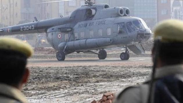 An IAF helicopter made an emergency landing in Telangana.(Burhaan Kinu/HT File Photo)