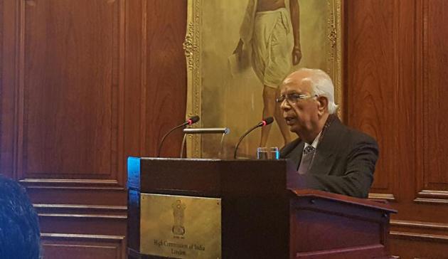 West Bengal governor Keshari Nath Tripathi with awardees at the UK Hindi Samman Samaroh 2017 in the Gandhi Hall of India House, London, on Thursday. (HT photo) West Bengal governor Keshari Nath Tripathi with awardees at the UK Hindi Samman Samaroh 2017 in the Gandhi Hall of India House, London, on Thursday. (HT photo)