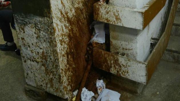 Dirty premises of Jawahar Bhawan. (Deepak Gupta/ HT Photo) Dirty premises of Jawahar Bhawan. (Deepak Gupta/ HT Photo)