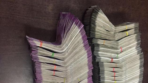 The police during the checks stumbled upon R 1.25 crore that was being transported in three different cars from UP to Delhi.