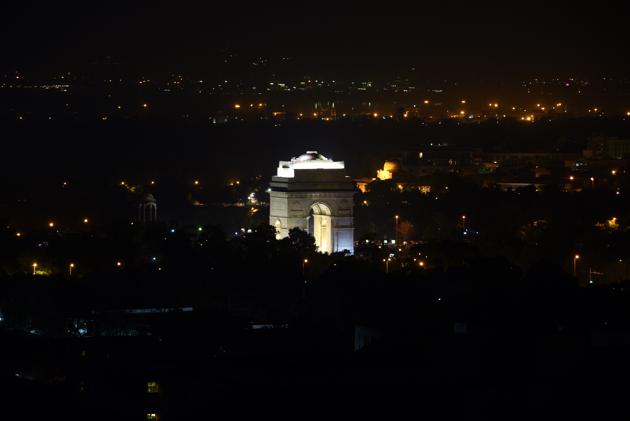 India gate seen before the Earth Hour in New Delhi, India. (Ravi Choudhary / HT Photo)