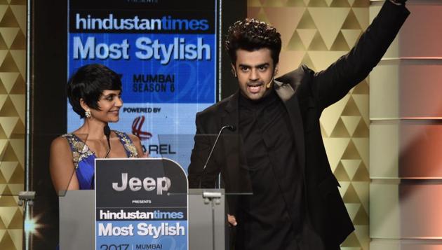 Actor and TV personality Mandira Bedi and anchor par excellence Manish Paul were the hosts for the night. (Satish Bate/HT Photo) 