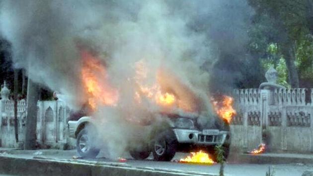 Unidentified gunmen barged into a government employee’s house in central Kashmir’s Budgam district and set fire to a car belonging to one of his relatives. (Representative Image) Unidentified gunmen barged into a government employee’s house in central Kashmir’s Budgam district and set fire to a car belonging to one of his relatives. (Representative Image)