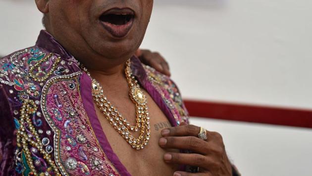 ...and words to get the show going. (Pratham Gokhale/HT Photo) 