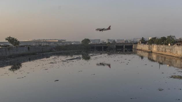 Mithi River at Jari Mari, Kurla in Mumbai. (Satish Bate/HT Photo) Mithi River at Jari Mari, Kurla in Mumbai. (Satish Bate/HT Photo)