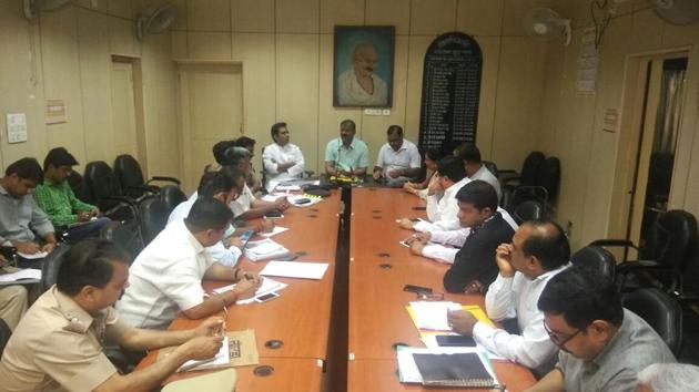 Gautam Budh Nagar district magistrate chairs a meeting with senior officers of the district at Noida camp office on Sunday.(HT Photo) Gautam Budh Nagar district magistrate chairs a meeting with senior officers of the district at Noida camp office on Sunday.(HT Photo)