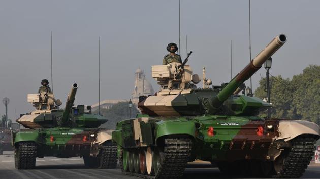 The T-90 battle tanks are unable to operate for sustained periods in high temperatures due to radiator problems.(Vipin Kumar/HT Photo)