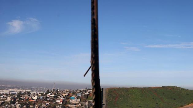A section of the border fence separating Mexico (L) and the United States is seen on the outskirts of Tijuana, Mexico. (Edgard Garrido/REUTERS) A section of the border fence separating Mexico (L) and the United States is seen on the outskirts of Tijuana, Mexico. (Edgard Garrido/REUTERS)