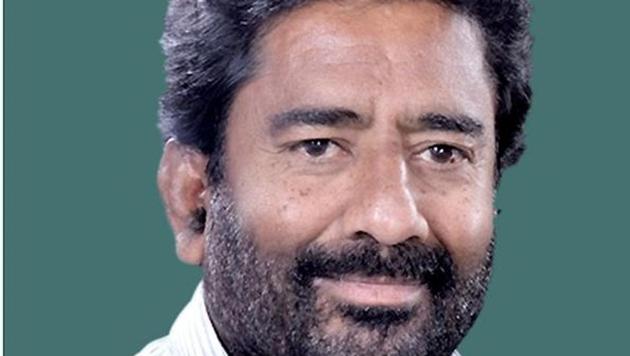 Ravindra Gaikwad had hit headlines last week for allegedly thrashing an Air India official on March 23.(HT Photo) Ravindra Gaikwad had hit headlines last week for allegedly thrashing an Air India official on March 23.(HT Photo)