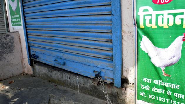 Meat sellers across Uttar Pradesh will go on an indefinite strike from Monday against the crackdown on illegal and mechanised slaughterhouses.(Sakib Ali /HT Photo)