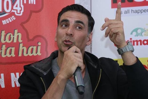 When a fan asked Akshay Kumar to continue doing more and more films, the actor joked about having no time to do more than four films a year. (WASEEM GASHROO/HT PHOTO) 