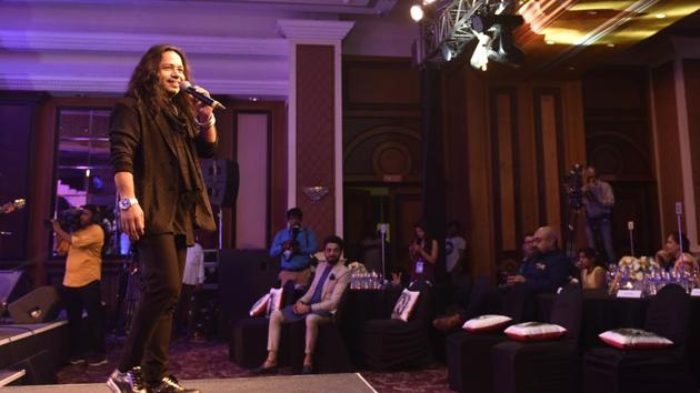 Kailash Kher’s was the opening sequence at the HT Most Stylish awards in Mumbai on Friday.(Anshuman Poyrekar/HT Photo)