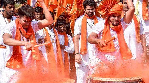 It was all colours and celebratory beats in Girgaum. (Kunal Patil/HT ) 