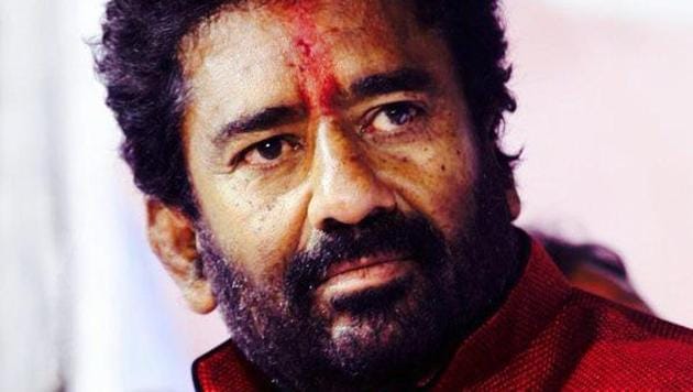 Shiv Sena MP Ravindra Gaikwad abused and assaulted Air India manager R Sukumar with his slippers after being denied business class on a Pune-New Delhi flight last week.(HT file photo)