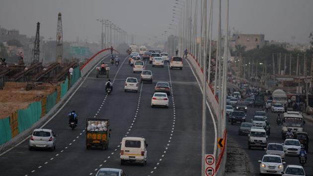 One carriageway of the Hero Honda Chowk flyover, from Manesar to New Delhi, was opened to commuters on Monday.(Parveen Kumar/HT)