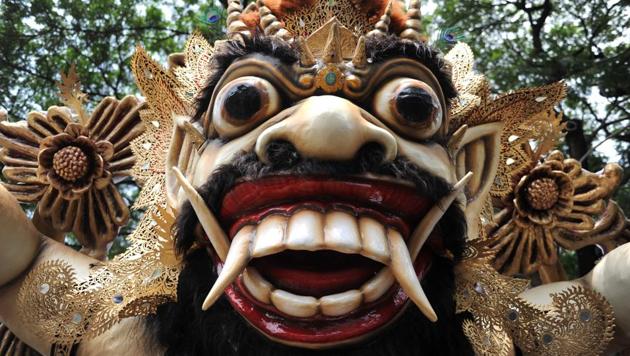 Balinese Hindu prepare effigies known as ‘Ogoh-Ogoh’ before a parade one day before 'Silent Day' in Denpasar on Indonesia's resort island of Bali on March 27, 2017. (Sonny Tumbelaka / AFP) Balinese Hindu prepare effigies known as ‘Ogoh-Ogoh’ before a parade one day before 'Silent Day' in Denpasar on Indonesia's resort island of Bali on March 27, 2017. (Sonny Tumbelaka / AFP)