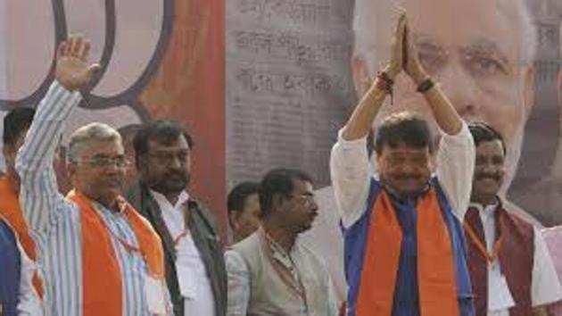 After the landslide victory in Uttar Pradesh and the apex court decision upholding the CBI investigation in Narada sting, BJP is eyeing major gains in Bengal in the next few years.(HT Photo)
