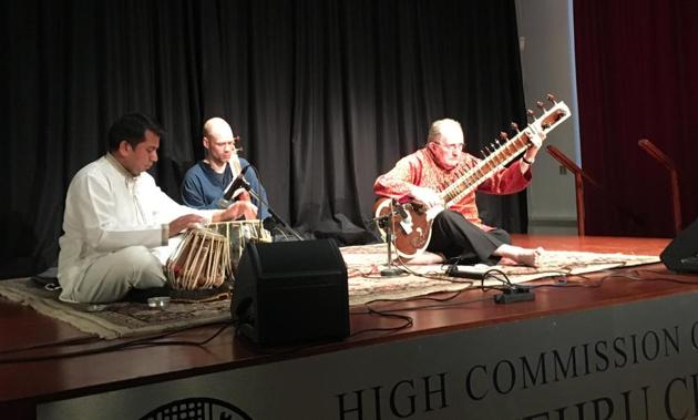 Clem Alford (extreme right) is called a “Scottish Pandit” for his knowledge of Indian classical music traditions. He performed at the Nehru Centre in London on Tuesday, accompanied on the tanpura by his student Ben Hazleton and on the tabla by Udit Pankhania.(HT photo)