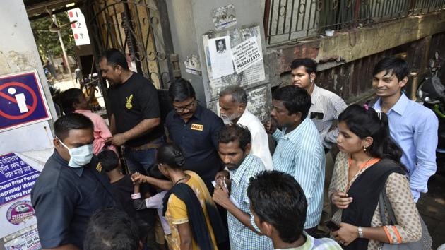 OPD services resumed at Sion hospital on Saturday, soon after doctors ended their strike.(Arijit Sen/HT Photo)