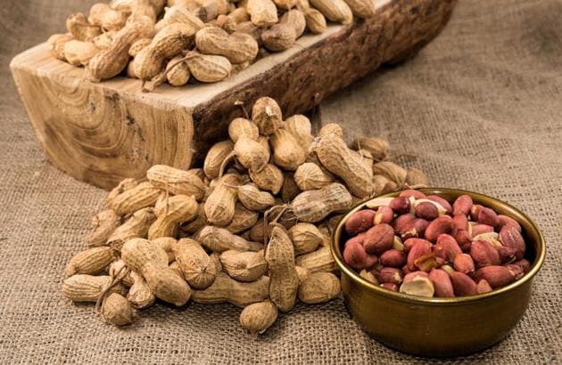 Eating peanuts with meals can help prevent the post-meal stiffening of the arteries.(Shutterstock)