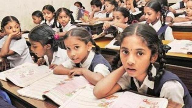 The CAG has pointed out that a sum of Rs 1,350 crore was not released for the Sarva Shiksha Abhiyan from 2011 to 2016.(HT Representative Image)