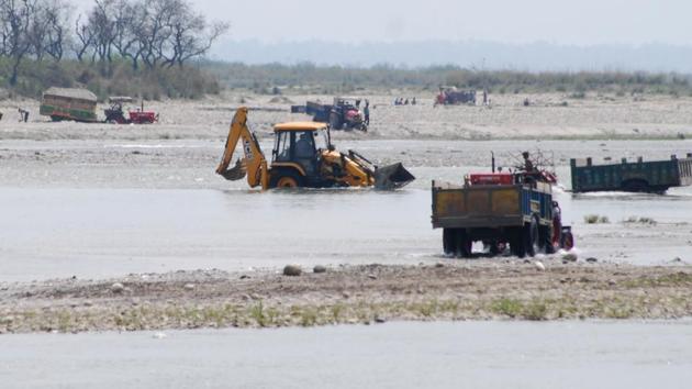 Following the Uttarakhand HC order, mining work has come to a halt in rivers such as Ganga, Yamuna, Gaula, Kosi, Dabka, and Kali and nearly 100 seasonal rivers and rivulets apart from forest areas. (HT file photo) Following the Uttarakhand HC order, mining work has come to a halt in rivers such as Ganga, Yamuna, Gaula, Kosi, Dabka, and Kali and nearly 100 seasonal rivers and rivulets apart from forest areas. (HT file photo)