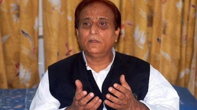 Azam Khan on Friday asked Uttar Pradesh Chief Minister Yogi Adiyanath if he would “prefer to offer namaz”, as he had earlier said it was similar to surya namaskar.(PTI File Photo) Azam Khan on Friday asked Uttar Pradesh Chief Minister Yogi Adiyanath if he would “prefer to offer namaz”, as he had earlier said it was similar to surya namaskar.(PTI File Photo)