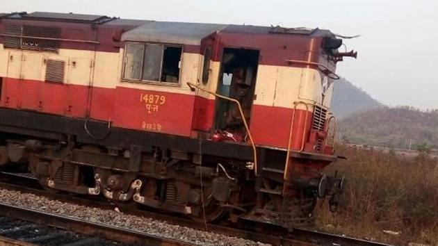 30 suspected Maoists allegedly vandalised the Doikallu railway station in Odisha.(ANI Photo) 30 suspected Maoists allegedly vandalised the Doikallu railway station in Odisha.(ANI Photo)
