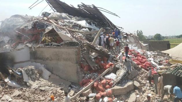 The cold storage building that collapsed after the blast in Sangrur on Friday.(HT Photo) The cold storage building that collapsed after the blast in Sangrur on Friday.(HT Photo)