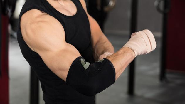 Severe pain in the outer section of the elbow is the first sign of tennis elbow.(Shutterstock) Severe pain in the outer section of the elbow is the first sign of tennis elbow.(Shutterstock)
