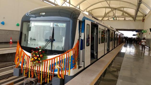 The first train on the line was flagged off from Dlf Phase 1 metro station at 2 pm.(Sanjeev Verma/HT Photo) The first train on the line was flagged off from Dlf Phase 1 metro station at 2 pm.(Sanjeev Verma/HT Photo)