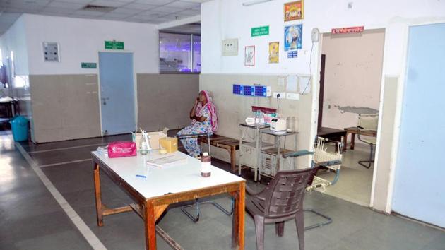 An empty nursing station at the paediatric ward of at Guru Nanak Dev Hospital, Amritsar on Thursday. (SameerSehgal/HT Photo) An empty nursing station at the paediatric ward of at Guru Nanak Dev Hospital, Amritsar on Thursday. (SameerSehgal/HT Photo)