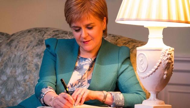 A handout picture released by The Scottish Government on March 30, 2017 shows Scotland's First Minister Nicola Sturgeon working on her Section 30 letter to the British Prime Minister Theresa May requesting a second Scottish independence referendum at Bute House, in Edinburgh on March 30, 2017. (AFP Photo) A handout picture released by The Scottish Government on March 30, 2017 shows Scotland's First Minister Nicola Sturgeon working on her Section 30 letter to the British Prime Minister Theresa May requesting a second Scottish independence referendum at Bute House, in Edinburgh on March 30, 2017. (AFP Photo)
