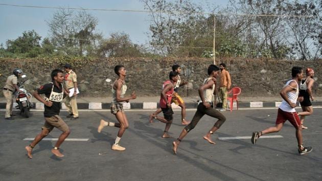 Aspirants take part in the run. (Prashant Waydande/HT )