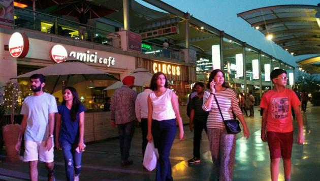 The bar owners at CyberHub said they have begun scouting for locations to shift their businesses.(Sanjeev Verma/HT PHOTO)