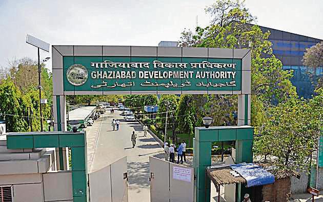 The clerks were suspended and GDA officials said departmental proceedings have been initiated against the two.(Sakib Ali/HT Photo) The clerks were suspended and GDA officials said departmental proceedings have been initiated against the two.(Sakib Ali/HT Photo)