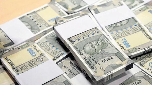 A State Bank of India report says the remonetisation exercise is expected to be completed by the middle of April.(PTI)