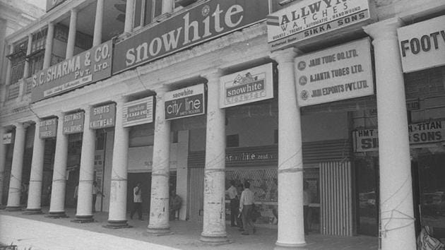 The D Block in Inner Circle, Connaught Place housed several retail clothing and footwear shops. (hc tiwari/HT Photo)